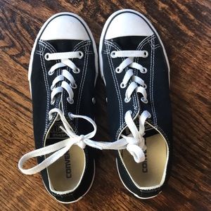 black converse